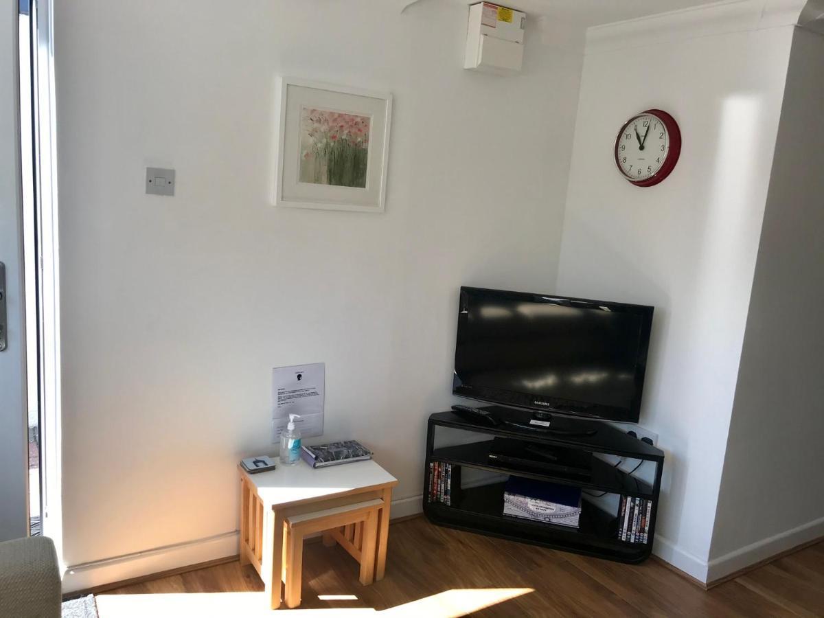 Kiki's Corner Apartment